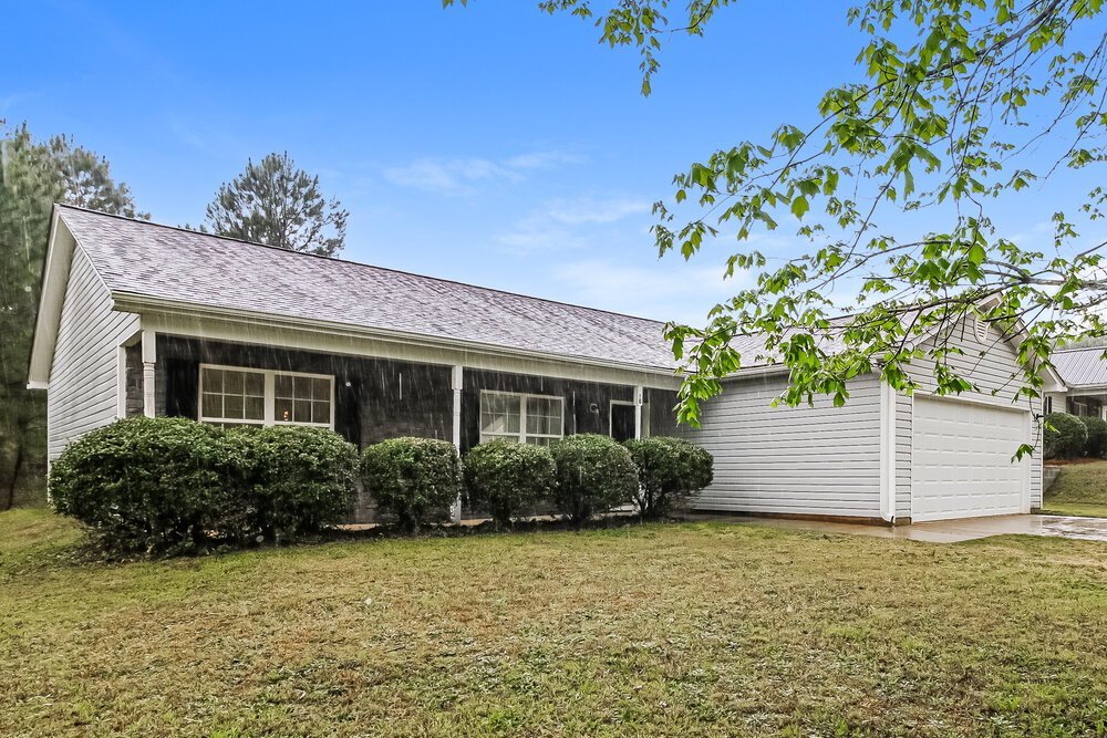 3-Bed Rental on 20 Carver Dr photo 3