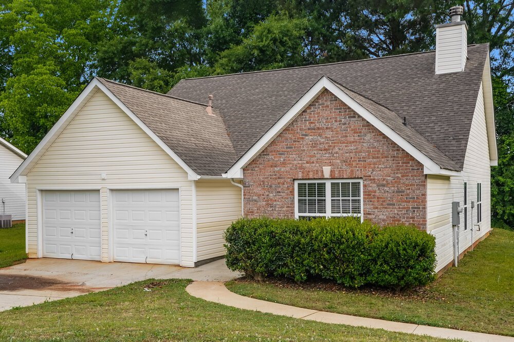 3-Bed Rental on 206 Nadia Ct photo 3