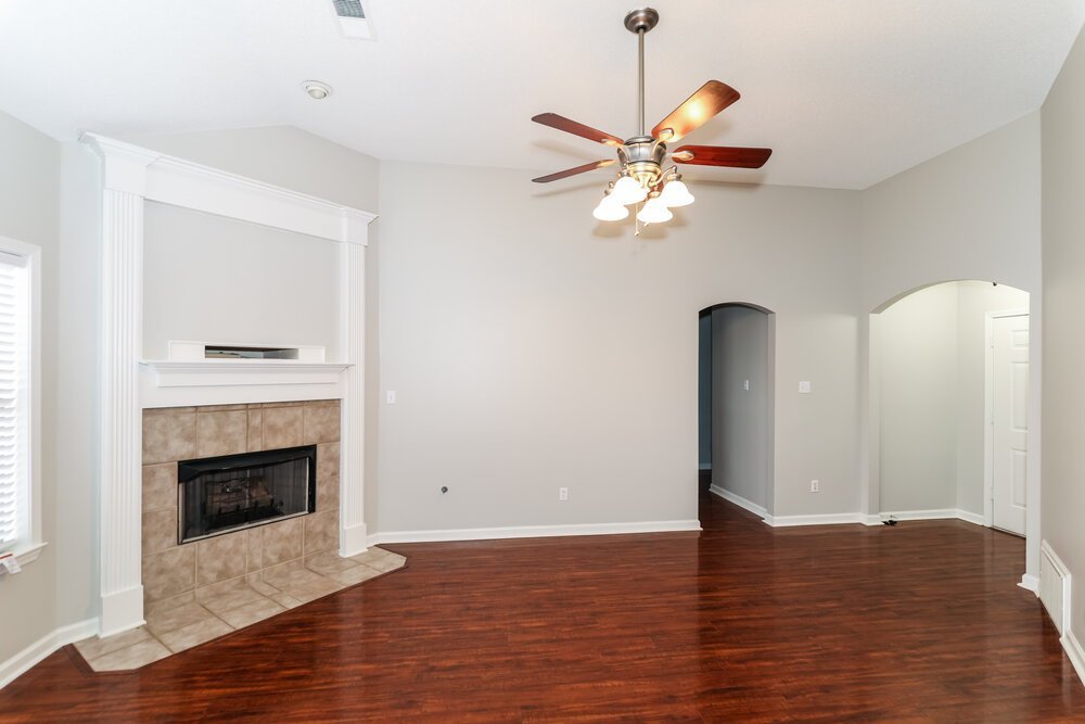 3-Bed Rental on 60 Penny Ln photo 3