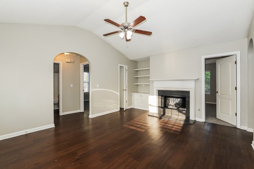 3-Bed Rental on 507 Creekview Overlook photo 3