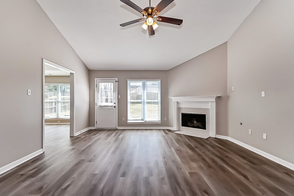 3-Bed Rental on 1670 Timber Creek photo 3