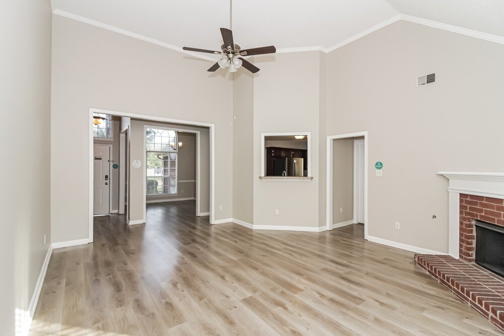 4-Bed Rental on 4845 Shadow Pine photo 4