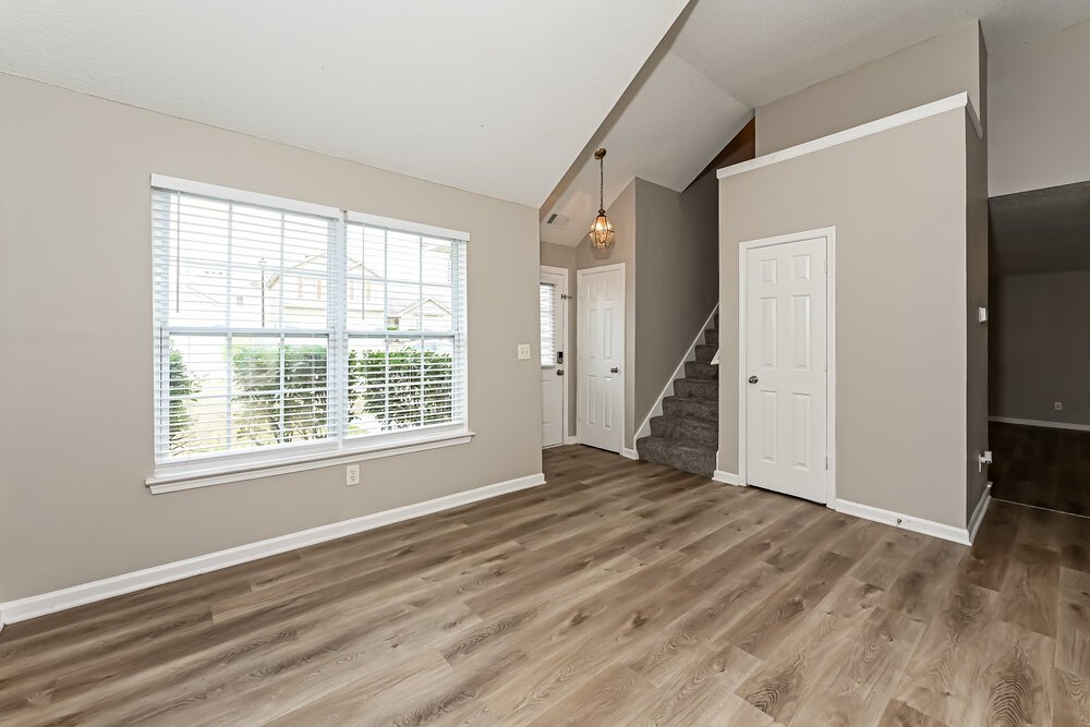 3-Bed Rental on 4725 Bridle Point photo 4