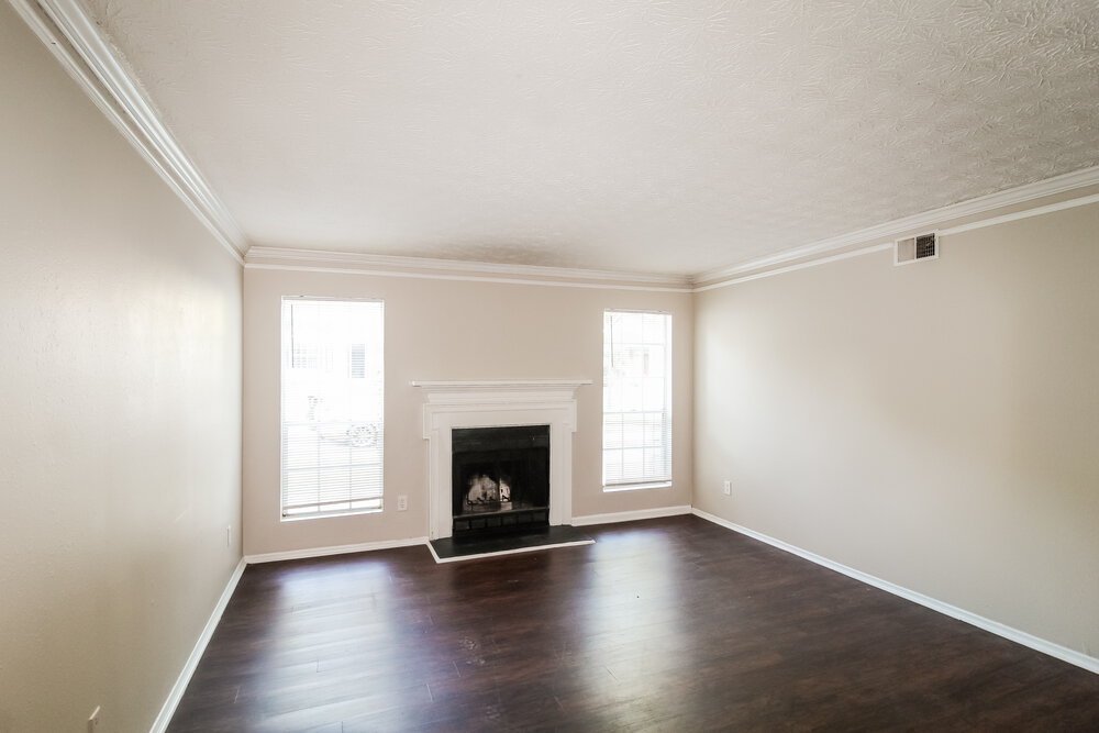 3-Bed Rental on 1985 Glenwood Downs photo 4