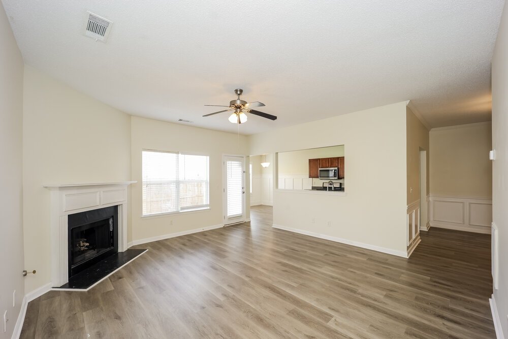 4-Bed Rental on 182 Seabreeze Ct photo 4