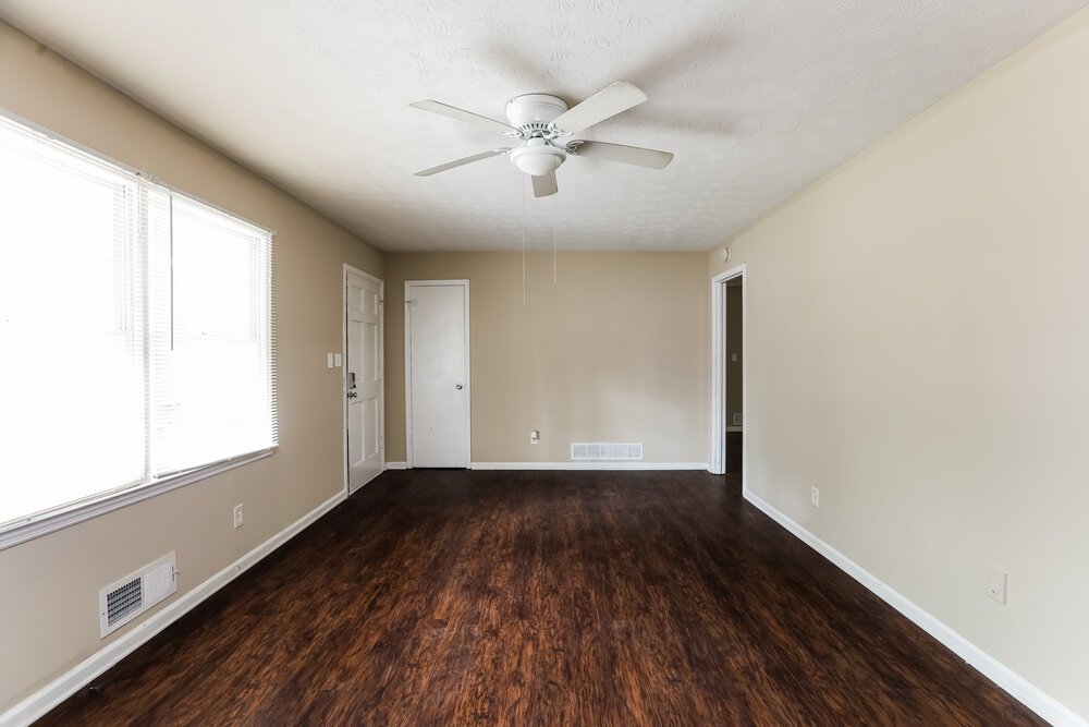 3-Bed Rental on 4649 Danna Dr photo 4