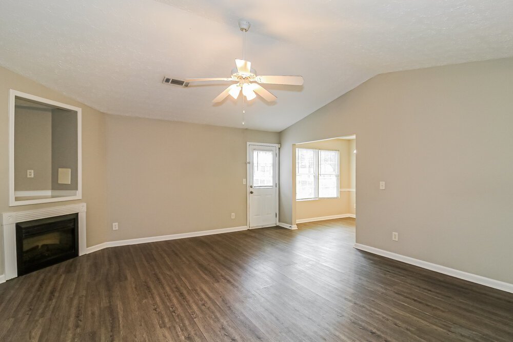 3-Bed Rental on 20 Carver Dr photo 4