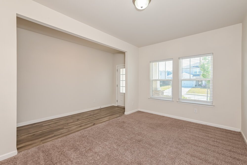 4-Bed Rental on 730 Sara Meadow photo 4