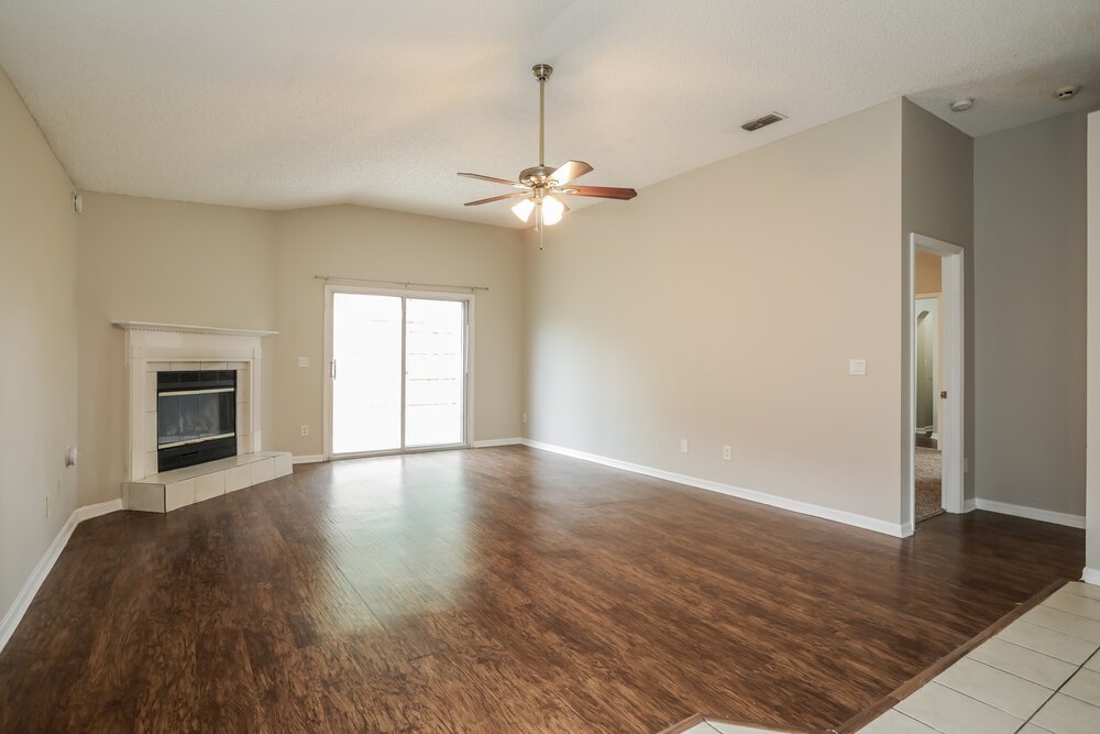3-Bed Rental on 295 Turtle Dove photo 4