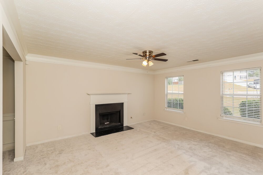 3-Bed Rental on 512 Tori Ct photo 4
