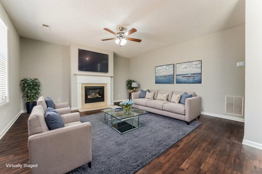 4-Bed Rental on 4445 Feather Way photo 4