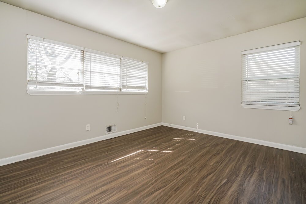 3-Bed Rental on 640 Oakdale Dr photo 4