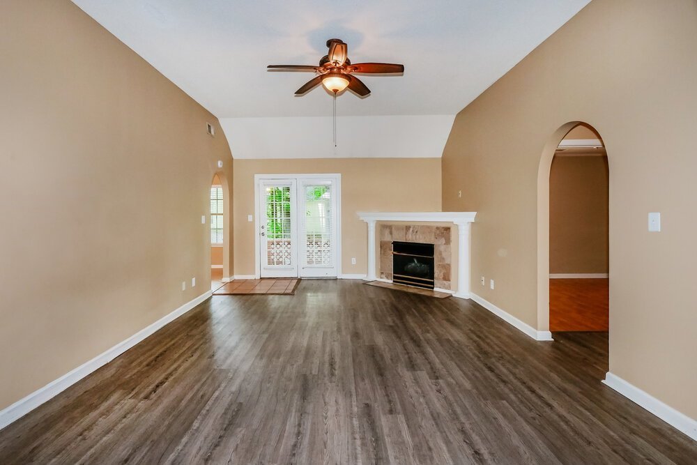 3-Bed Rental on 6670 Tangleberry Cove photo 4