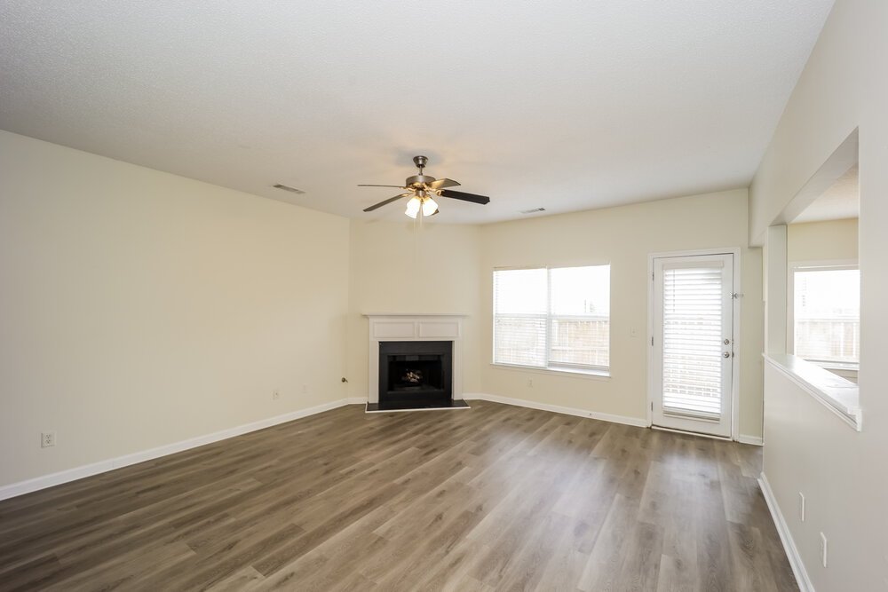 4-Bed Rental on 182 Seabreeze Ct photo 5