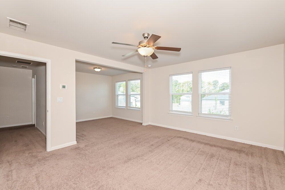 4-Bed Rental on 730 Sara Meadow photo 5