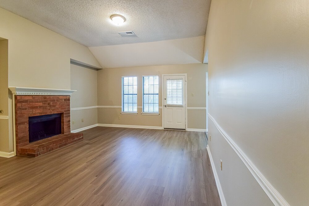 3-Bed Rental on 7117 Goodman Ridge photo 5