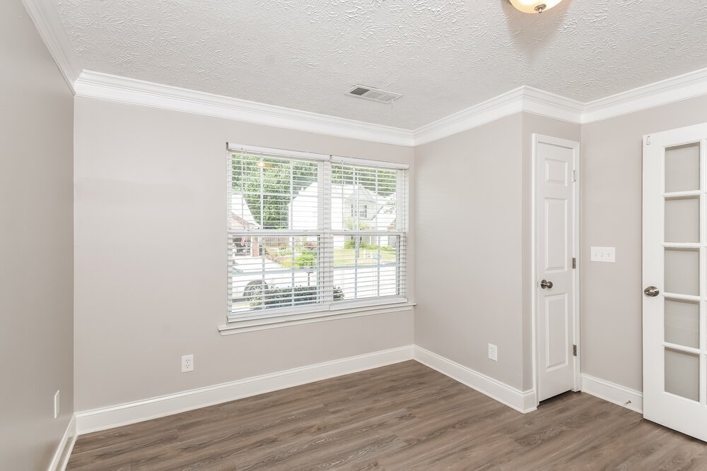 4-Bed Rental on 304 Westminster Dr photo 5