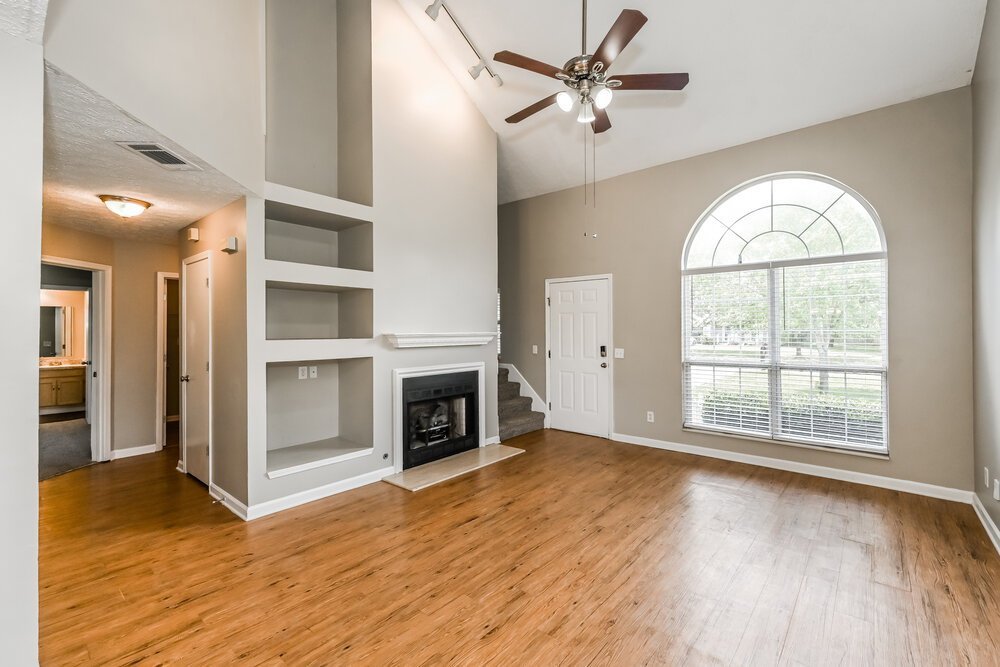 4-Bed Rental on 207 Fairfield Dr photo 5