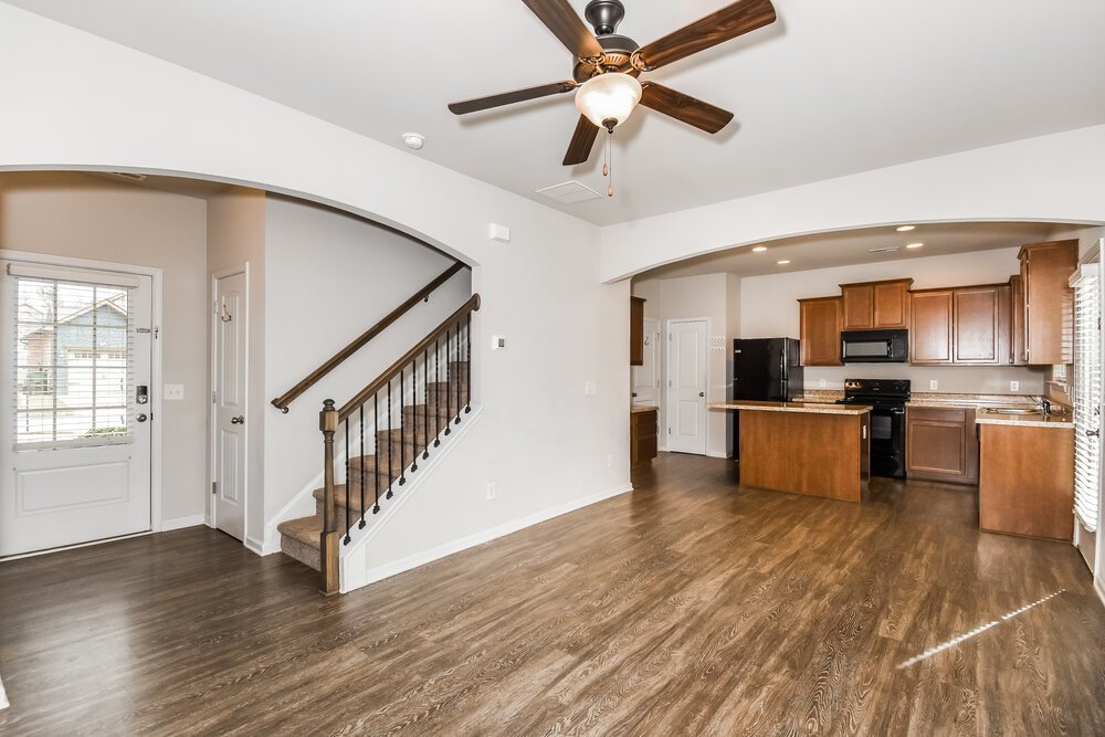 3-Bed Rental on 37 Samuel Way photo 5
