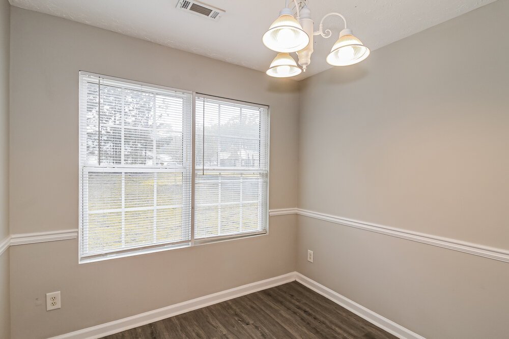 3-Bed Rental on 20 Carver Dr photo 6