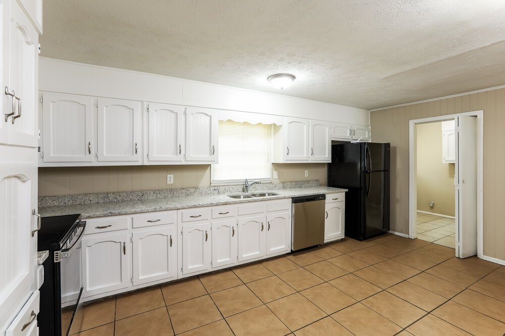 3-Bed Rental on 4649 Danna Dr photo 6