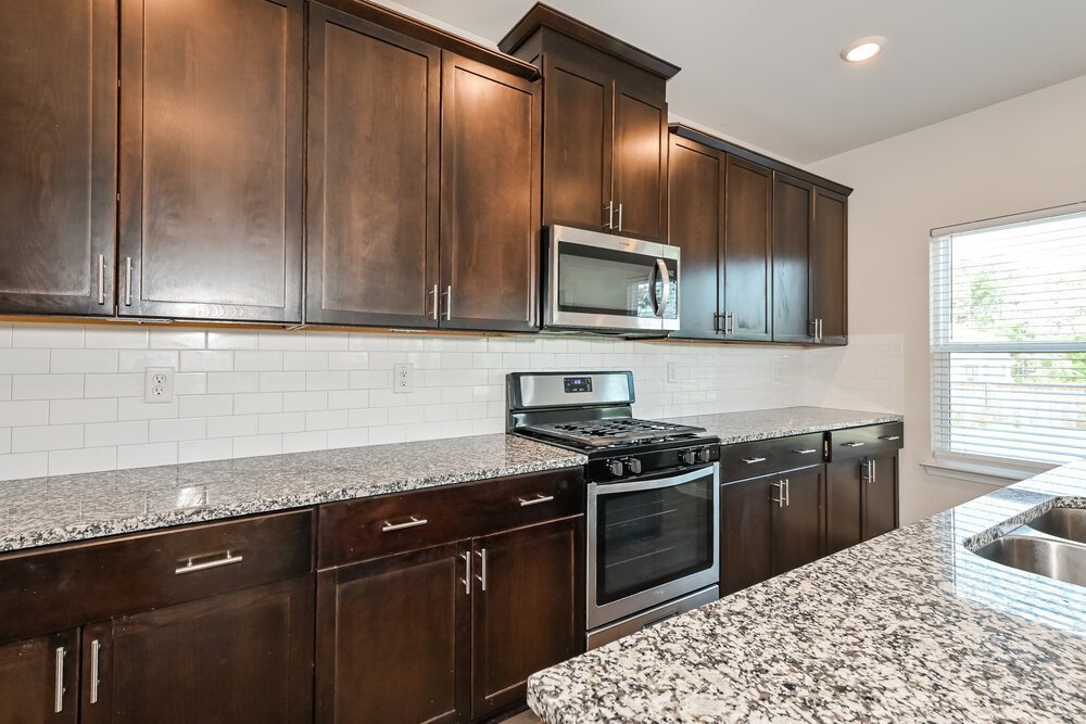 4-Bed Rental on 730 Sara Meadow photo 6