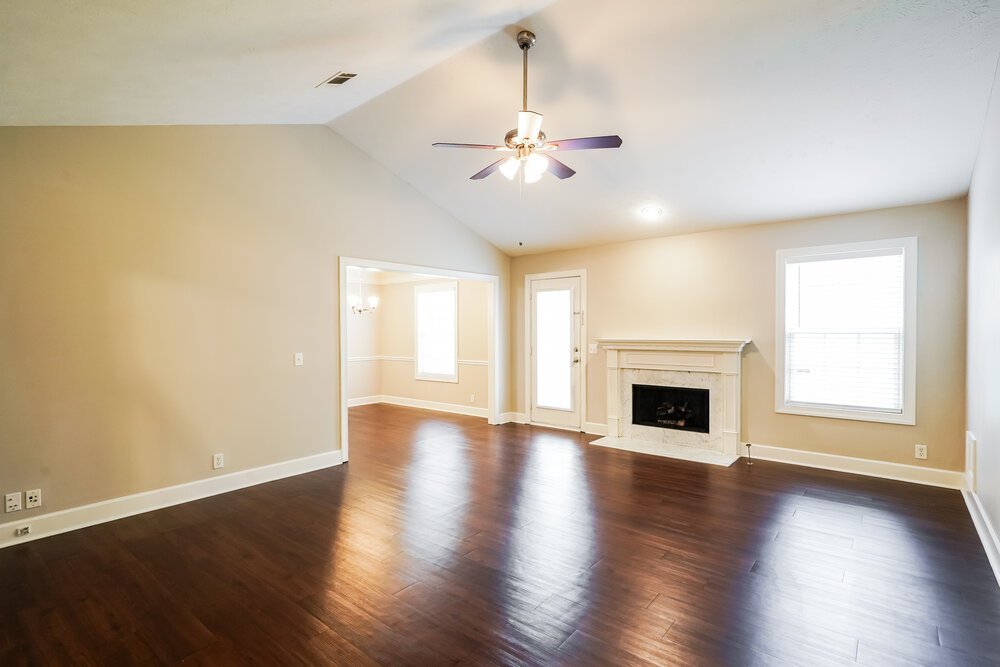 4-Bed Rental on 1636 Bridgecrest Dr photo 6