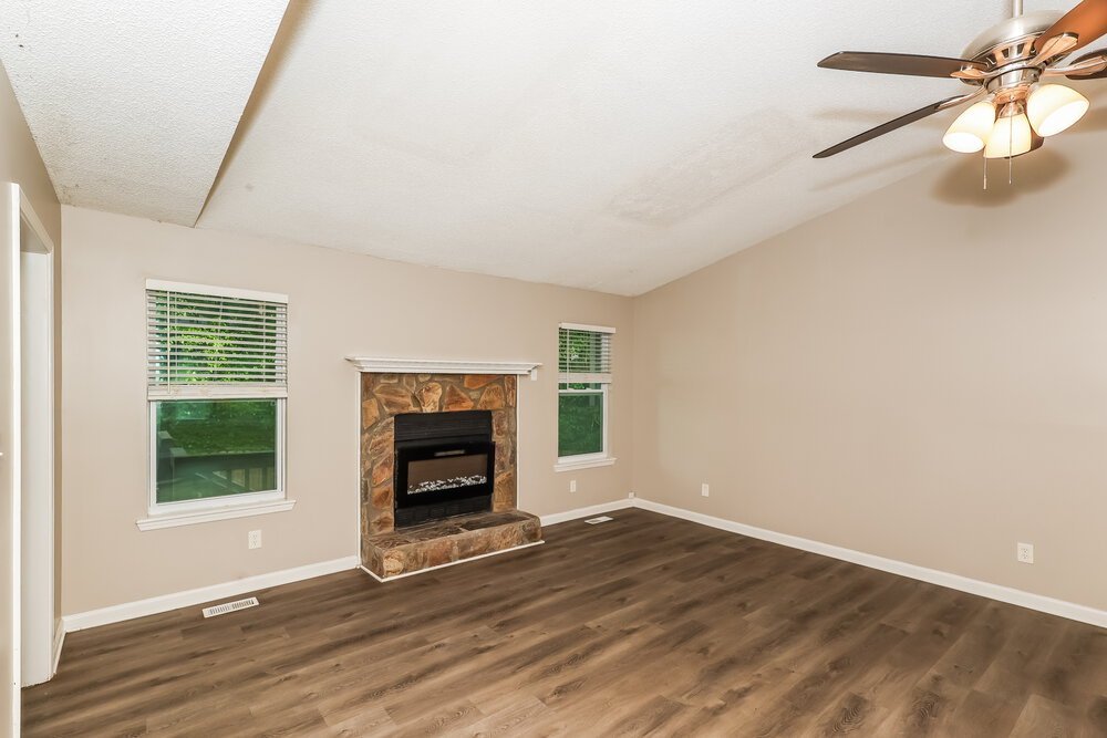 3-Bed Rental on 4110 Cranwood Dr photo 6