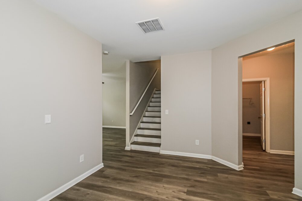 4-Bed Rental on 1510 Persimmon Trace photo 6