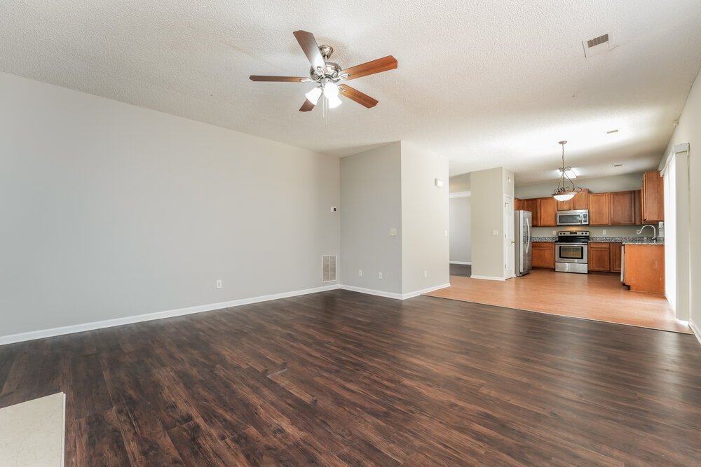 4-Bed Rental on 4445 Feather Way photo 6