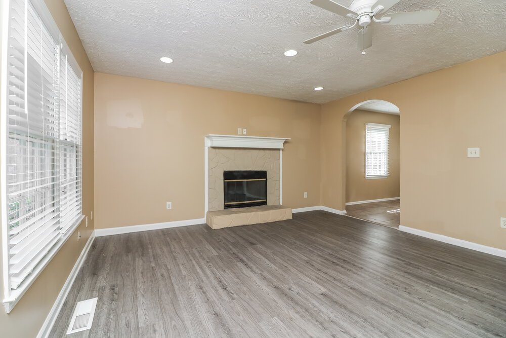 4-Bed Rental on 28 Doe Ln photo 6