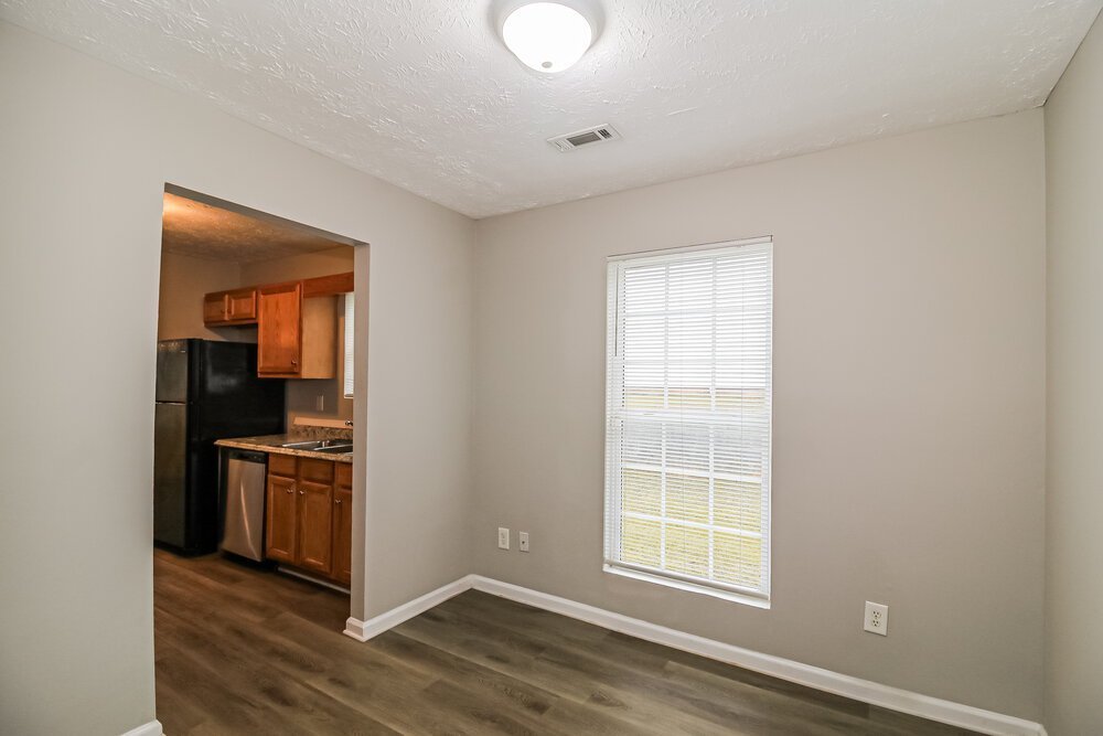3-Bed Rental on 20 Carver Dr photo 7