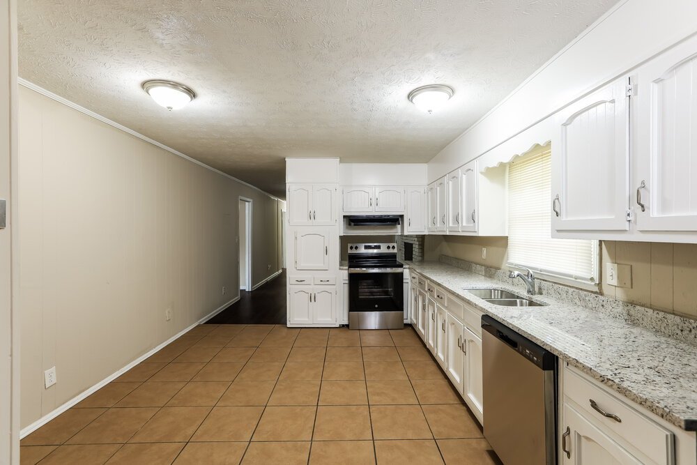 3-Bed Rental on 4649 Danna Dr photo 7