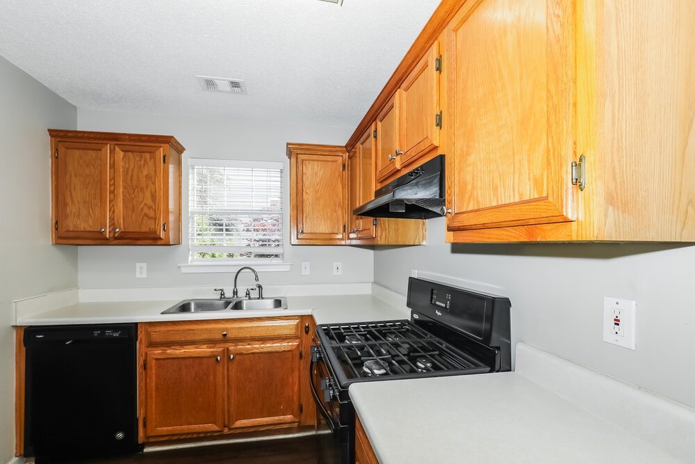 3-Bed Rental on 507 Creekview Overlook photo 7