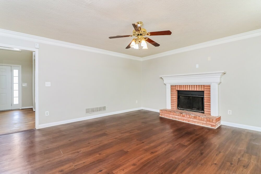 3-Bed Rental on 2446 Letha Ln photo 7