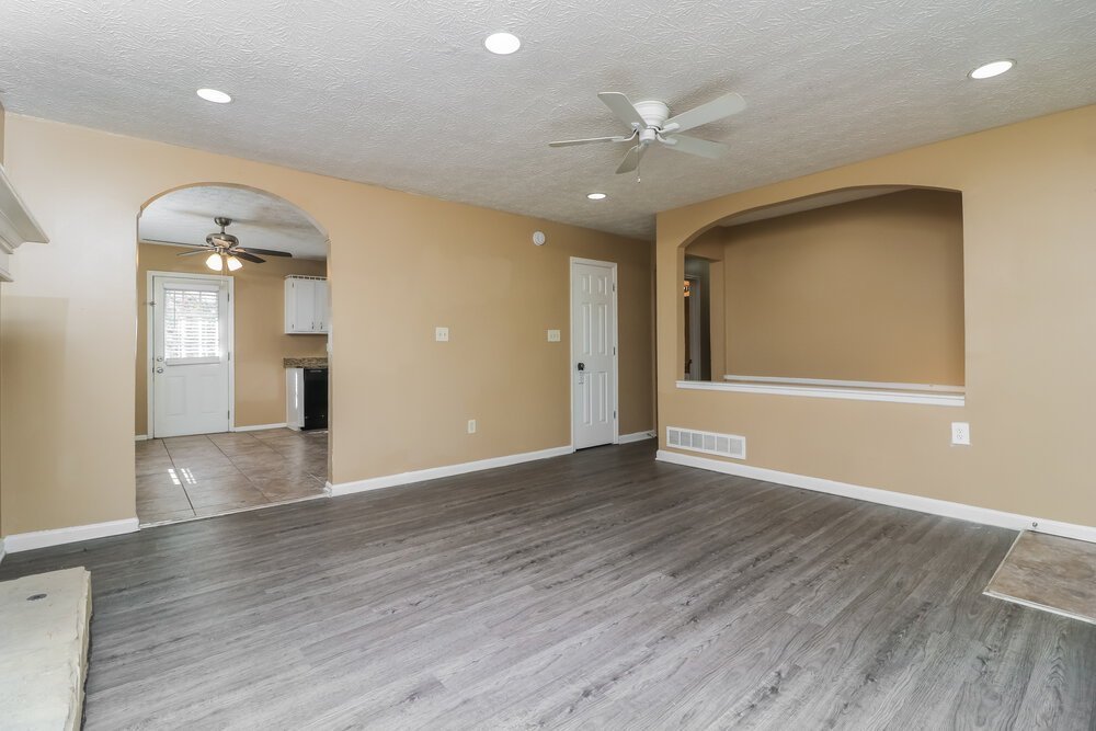 4-Bed Rental on 28 Doe Ln photo 7