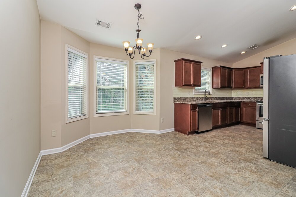 5-Bed Rental on 981 West Avenue photo 8