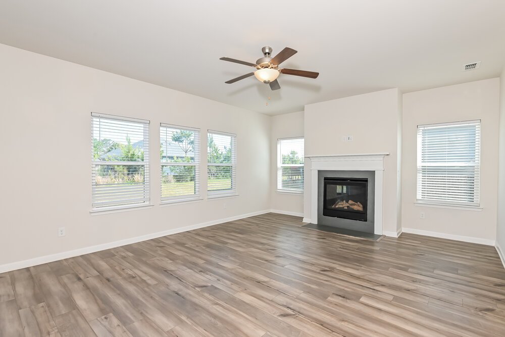 4-Bed Rental on 730 Sara Meadow photo 8