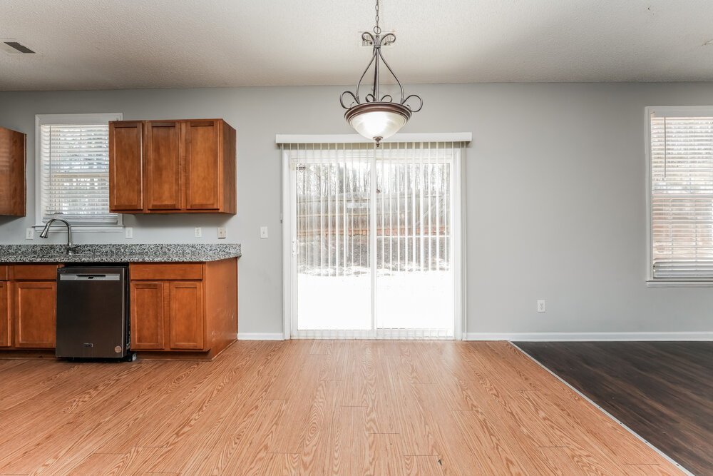 4-Bed Rental on 4445 Feather Way photo 8