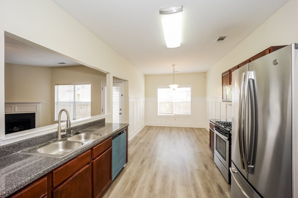 4-Bed Rental on 182 Seabreeze Ct photo 8
