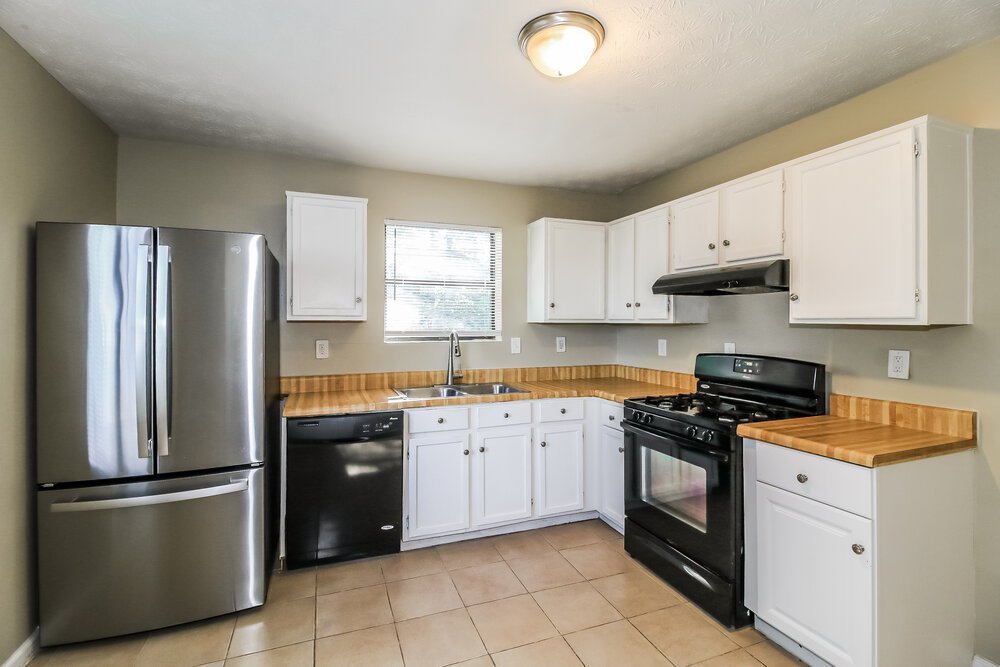 3-Bed Rental on 469 Sherwood Greens photo 8