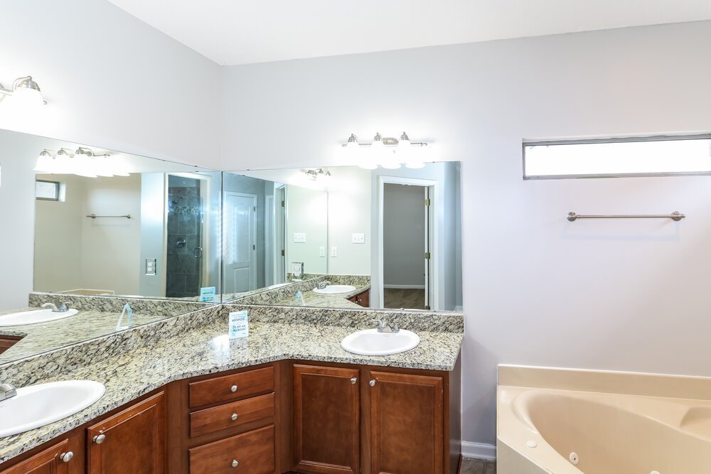 3-Bed Rental on 60 Penny Ln photo 8