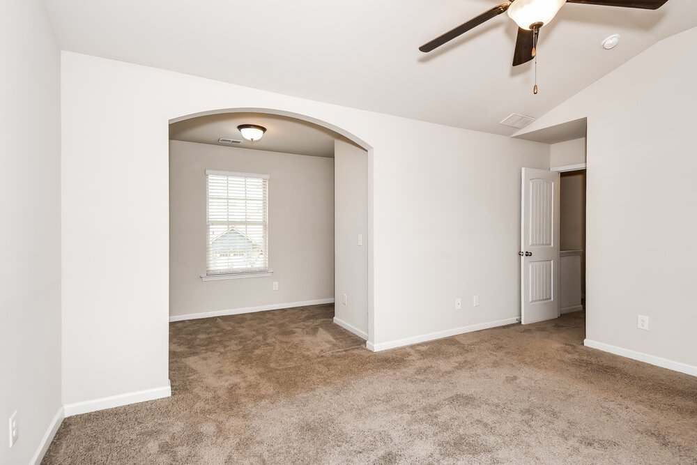 3-Bed Rental on 37 Samuel Way photo 8