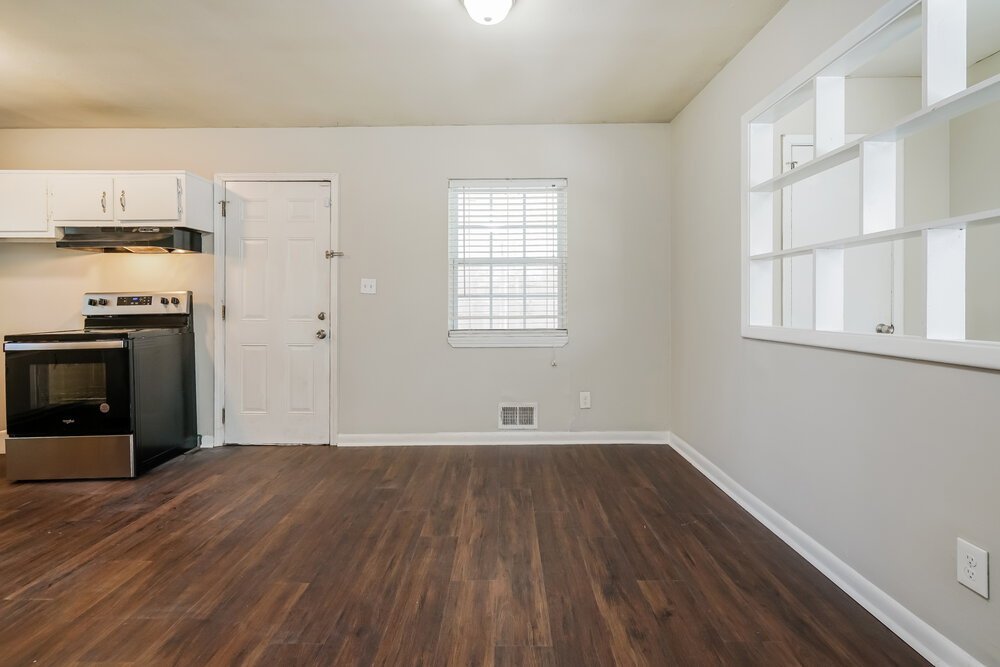 3-Bed Rental on 640 Oakdale Dr photo 8