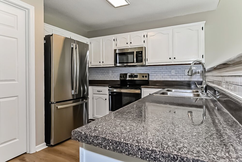 3-Bed Rental on 1670 Timber Creek photo 8