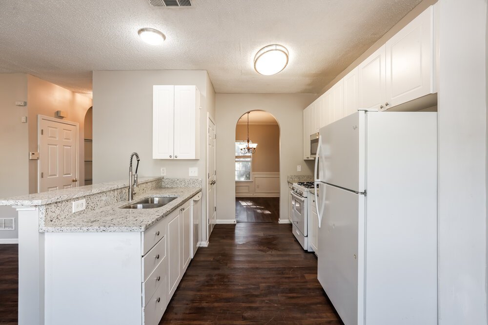 4-Bed Rental on 5929 Rosie Ln photo 8