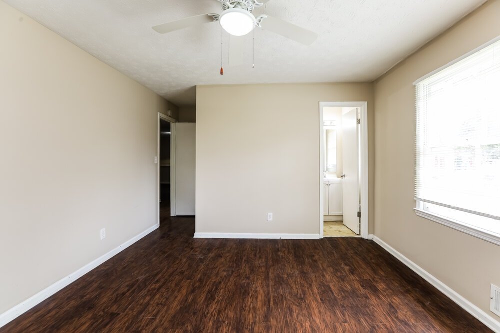 3-Bed Rental on 4649 Danna Dr photo 9