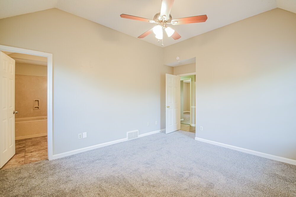 3-Bed Rental on 7117 Goodman Ridge photo 9