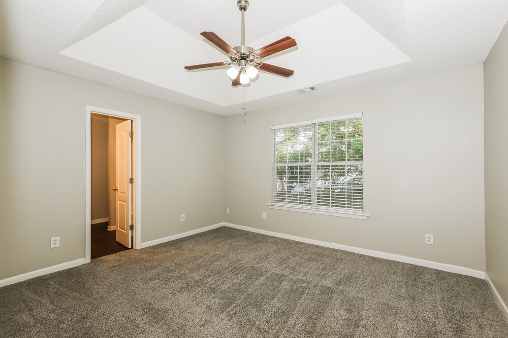 3-Bed Rental on 507 Creekview Overlook photo 9