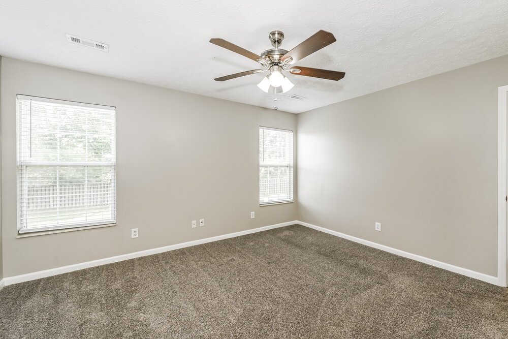 4-Bed Rental on 207 Fairfield Dr photo 9